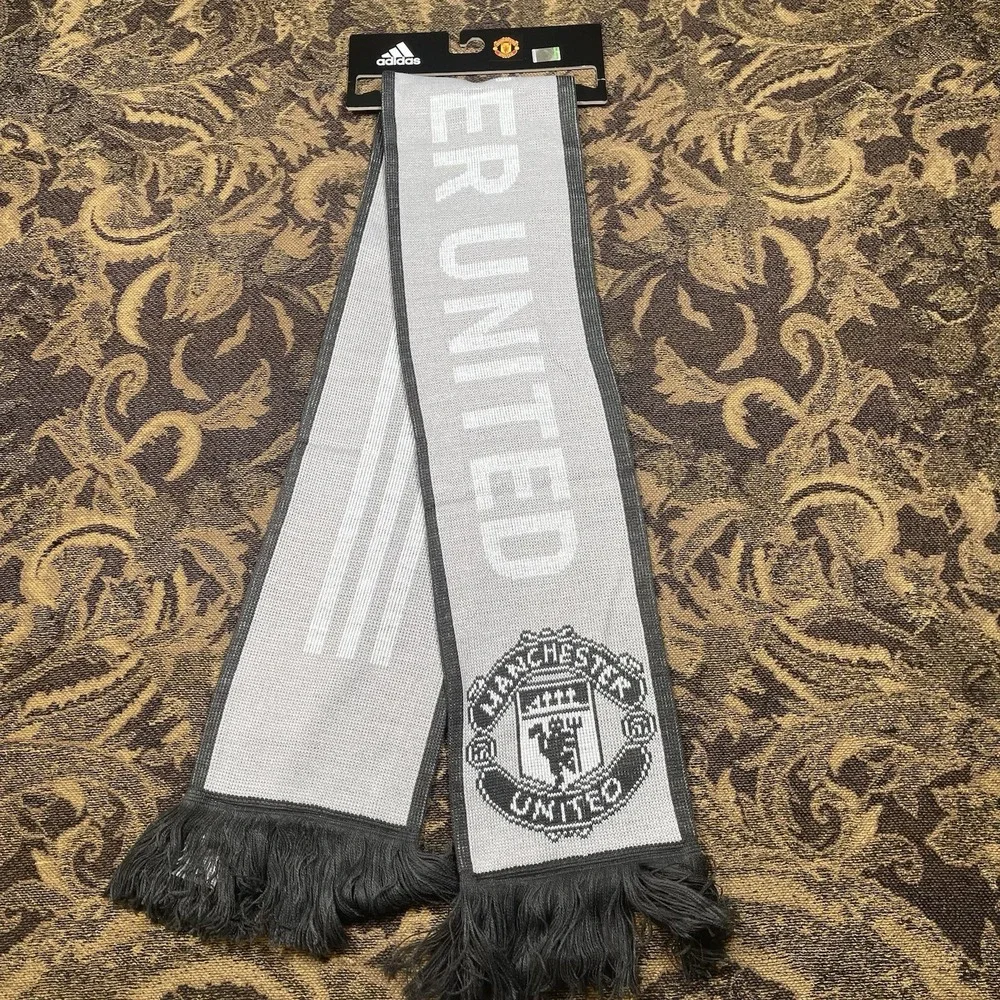 Adidas Manchester United Gray Two Tone 3 Stripes Soccer Scarf New
